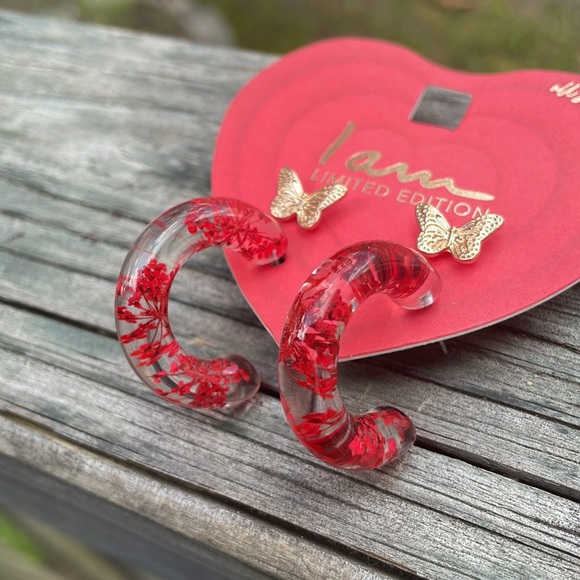 ⚜️I AM Gold Butterfly Studs & Acrylic Real Red Flower Half Hoop Earrings! NWT! - Picture 2 of 3